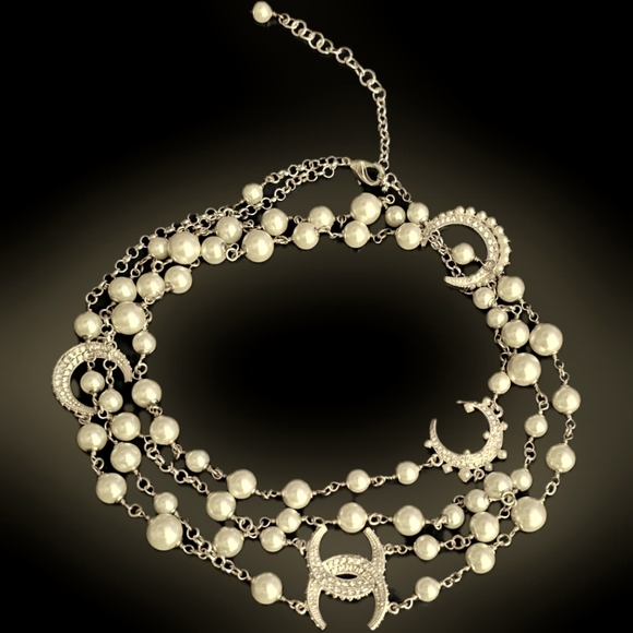 Elegant Pearl Necklace - Picture 2 of 8